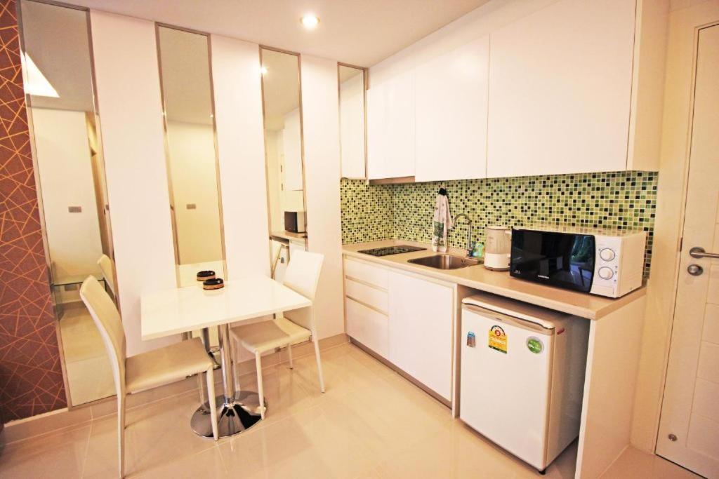 Amazon Residence By Pattaya Sunny Rentals Haat Jomtien Rom bilde